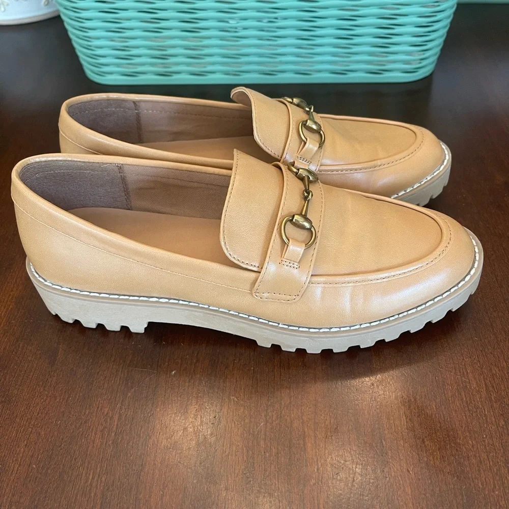 A New Day Danica Platform Loafers SZ 7 1/2 Color Tan